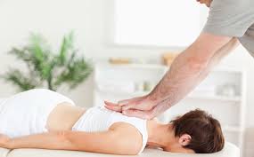 Pros And Cons Of Going To A Chiropractor in Conroe TX